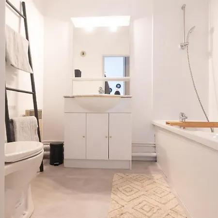 Apartment Bienvenue Chez Vous Tres Calme Et En Plein Centre *